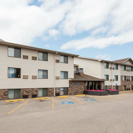 Serena Inn & Suites Of Rapid City Exteriör bild