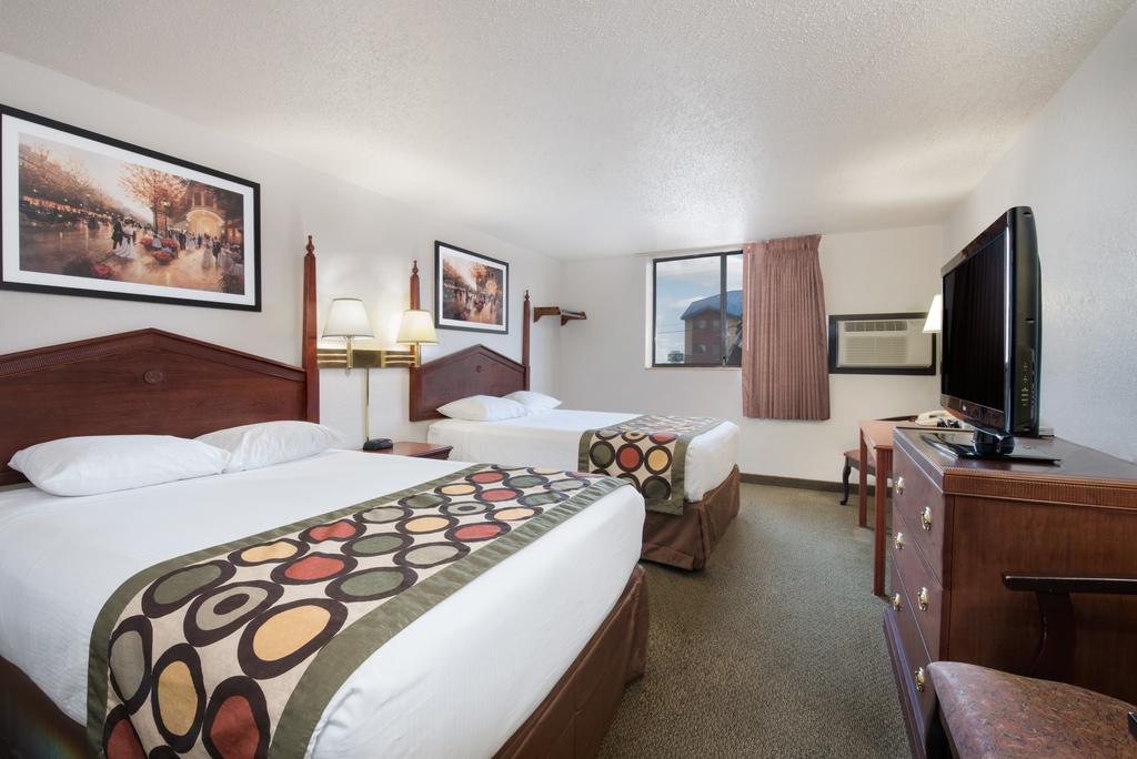 Serena Inn & Suites Of Rapid City Exteriör bild