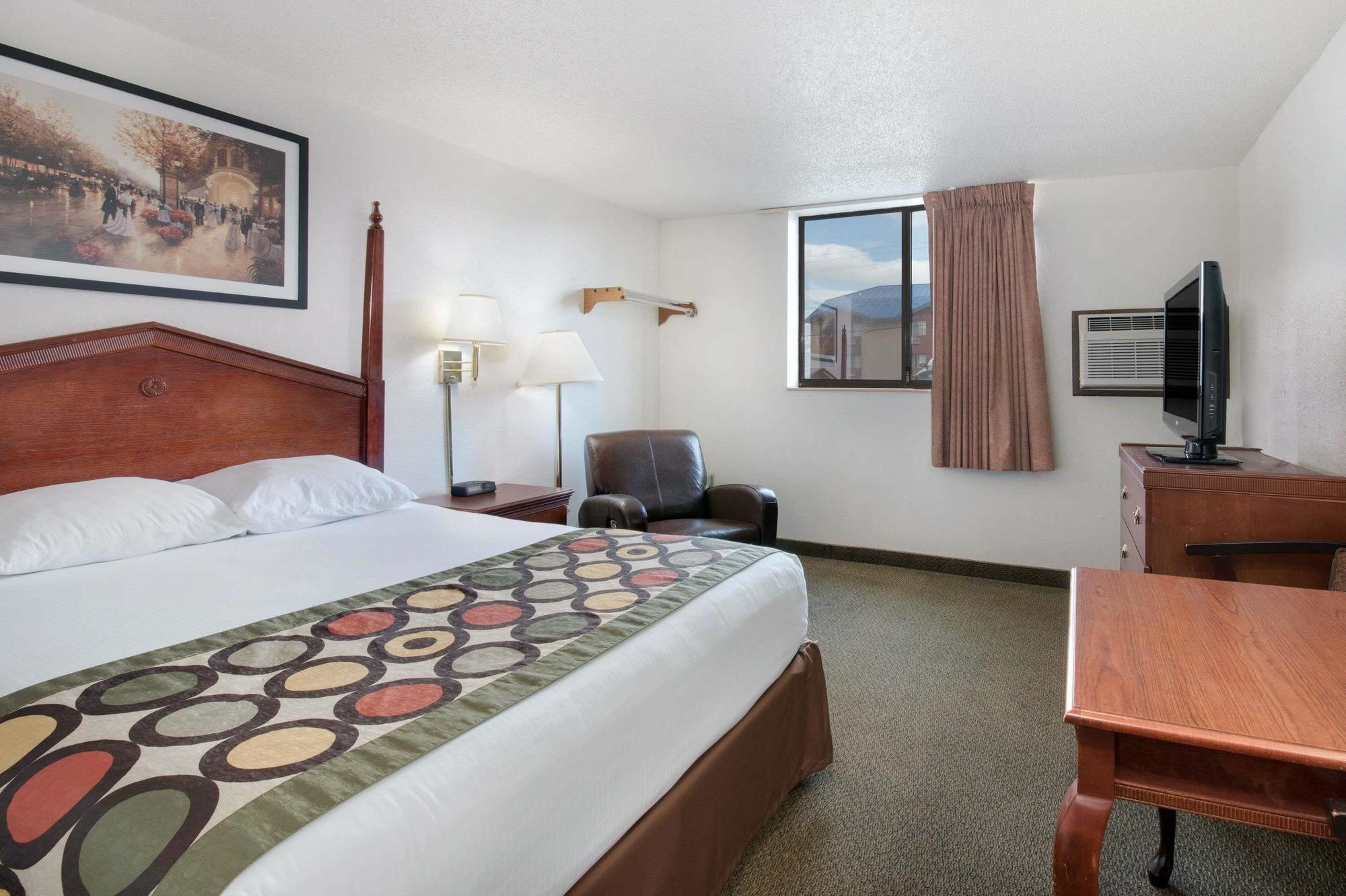 Serena Inn & Suites Of Rapid City Exteriör bild